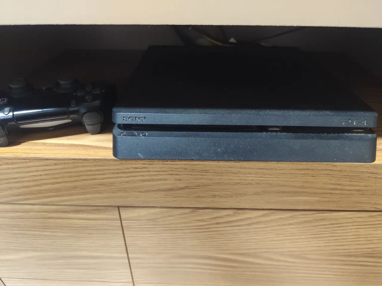 Vendo Playstation 4 Slin