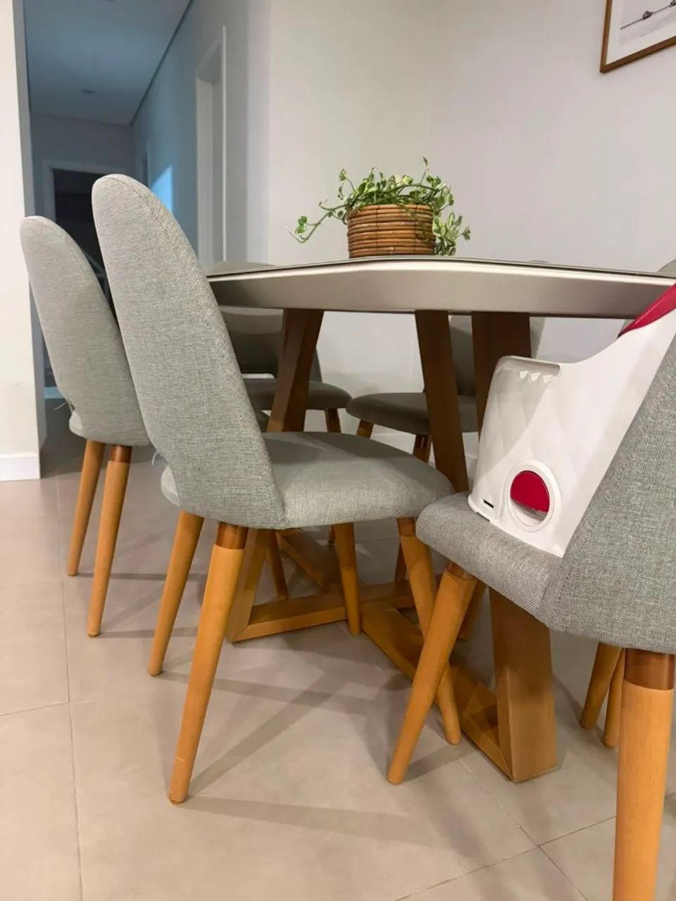 Conjunto Mesa e 6cadeiras Bennett New Drop - Bege - Foto 5