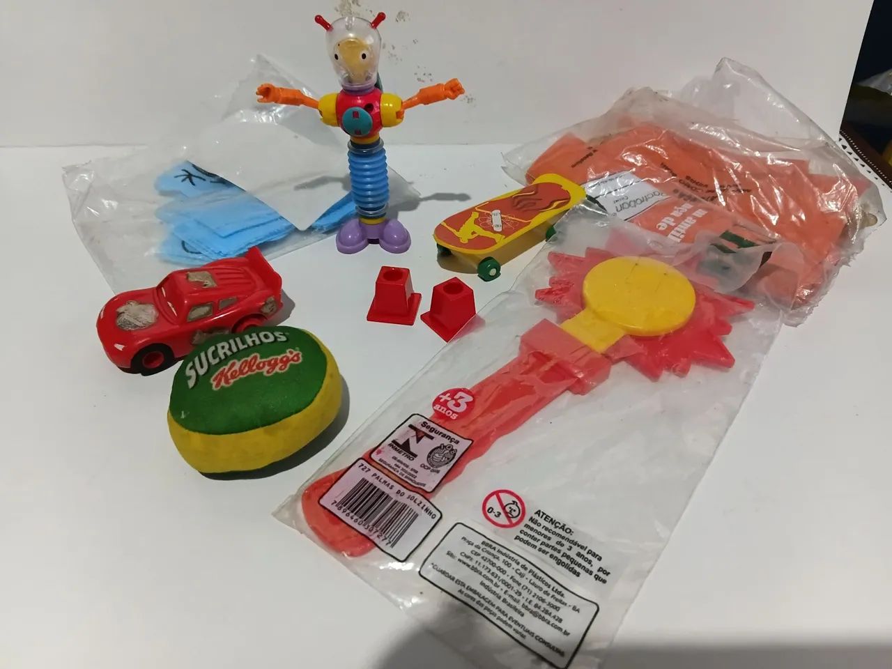 Lote de brinquedinhos variados (2)