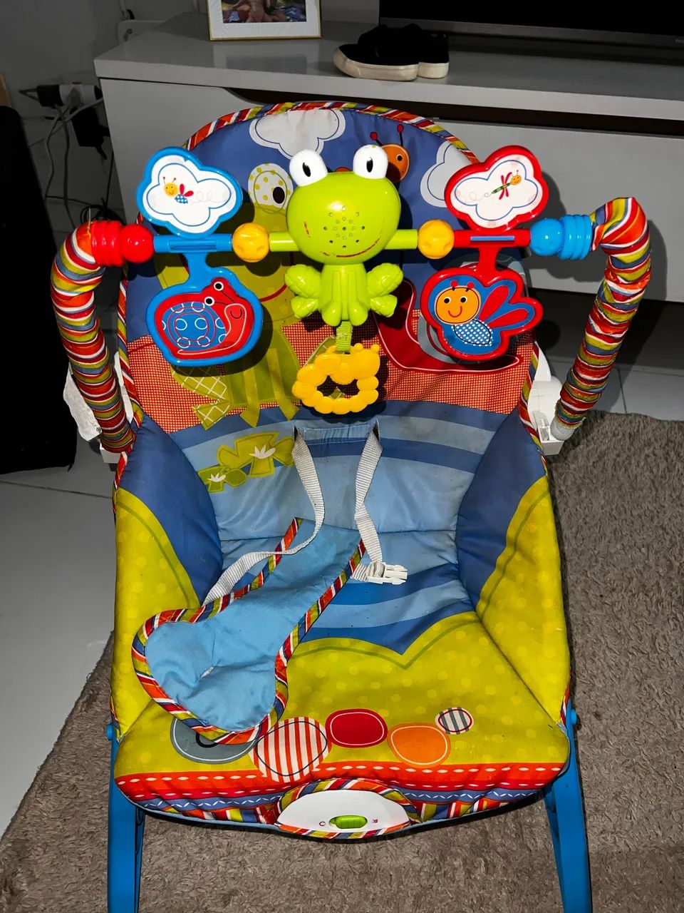 Cadeira de balanço infantil 
