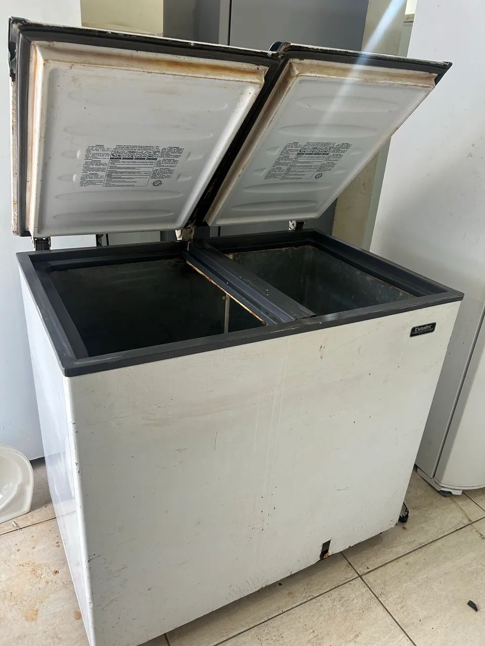 Freezer horizontal 2portas pequeno 