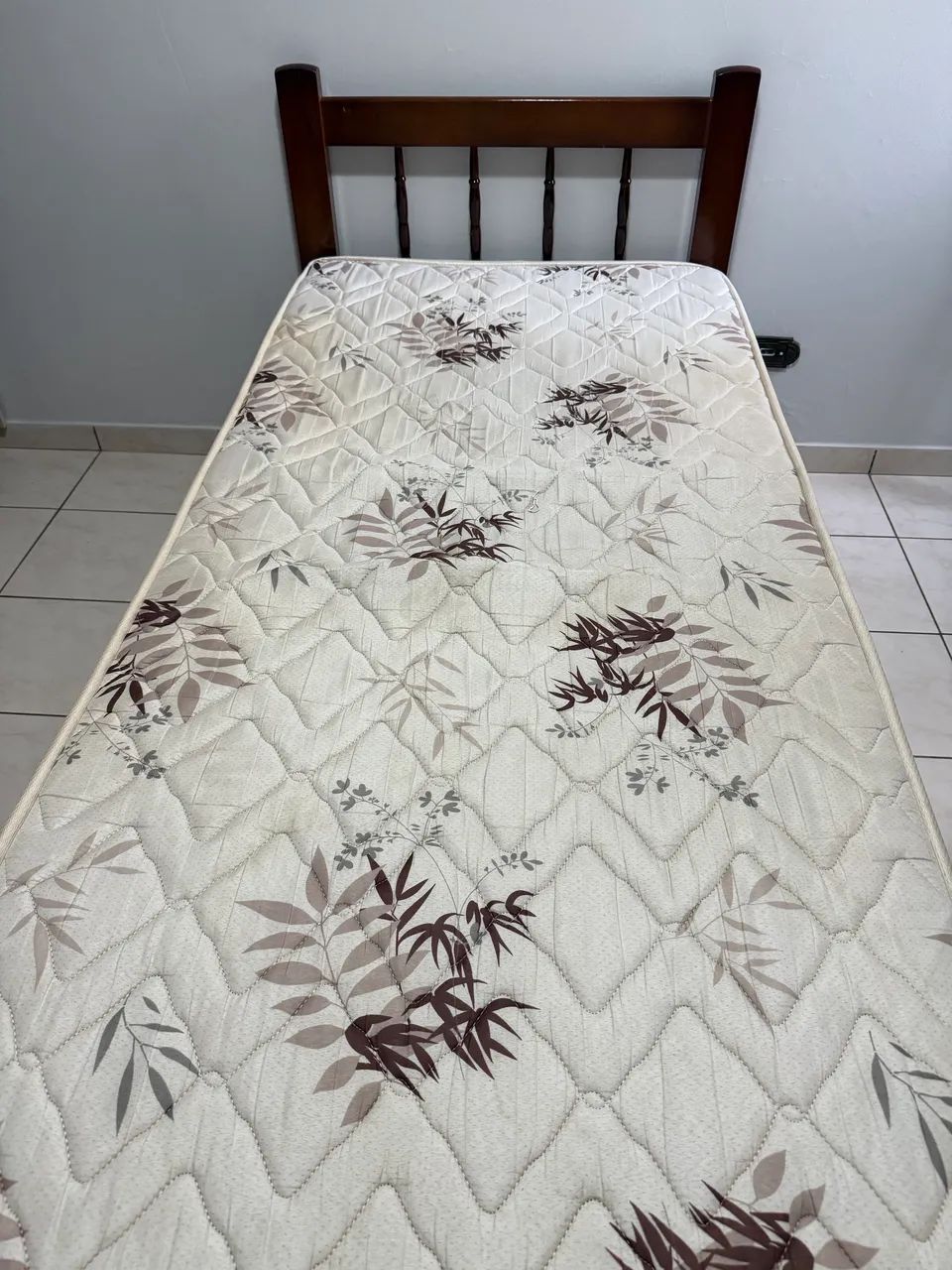 Cama com colchão - Foto 2