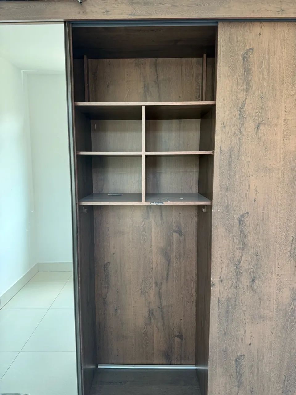 VENDO 2 guarda roupas usados - Foto 3