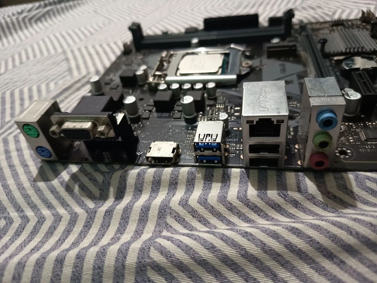 Placa-mãe (ASUS PRIME H310M-E R2.0) e Processador (Intel Core i3-9100F) - Foto 2