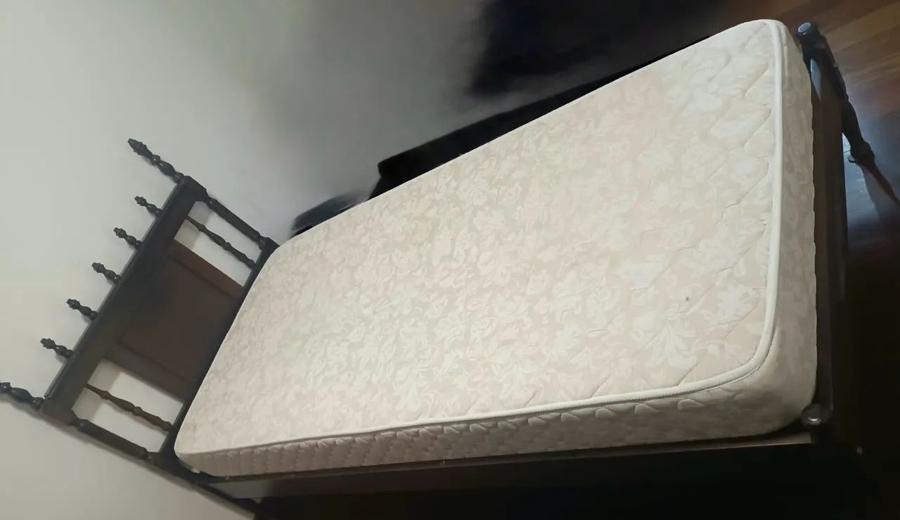 Ótima cama de solteiro
