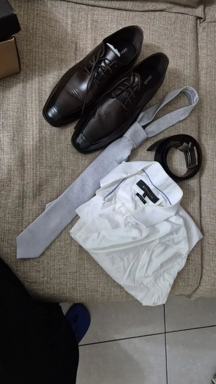 Vendo sapato democrata com cinto, camisa ternocom e gravata  - Foto 4