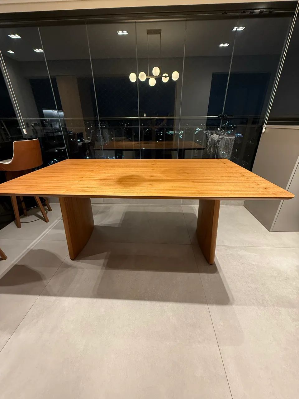 Mesa de jantar  madeira maciça 1.80m x 1.00m - Foto 3