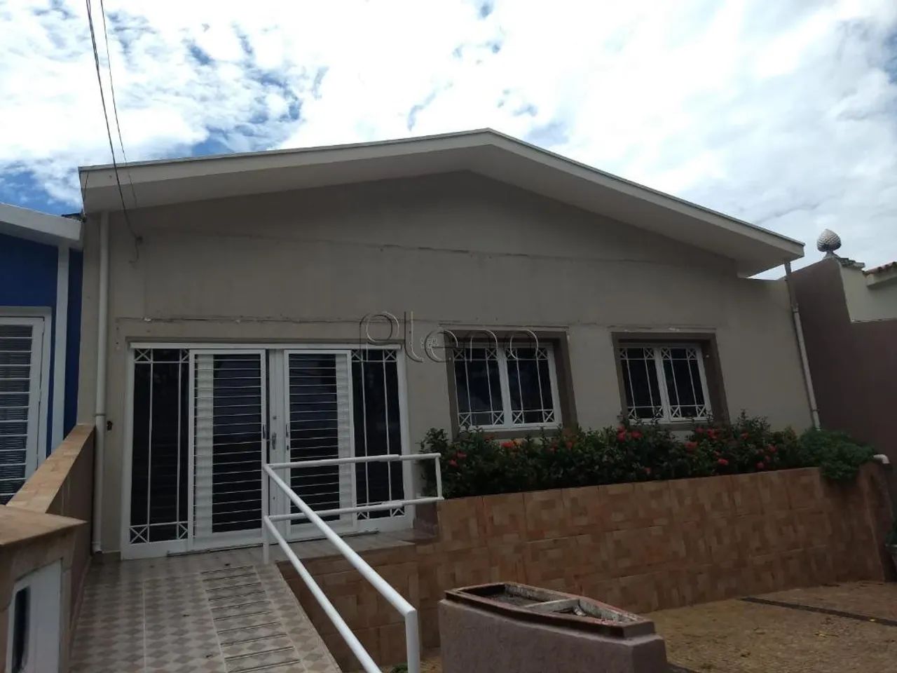Casa à venda com 3 quartos no Jardim Leonor, Campinas.