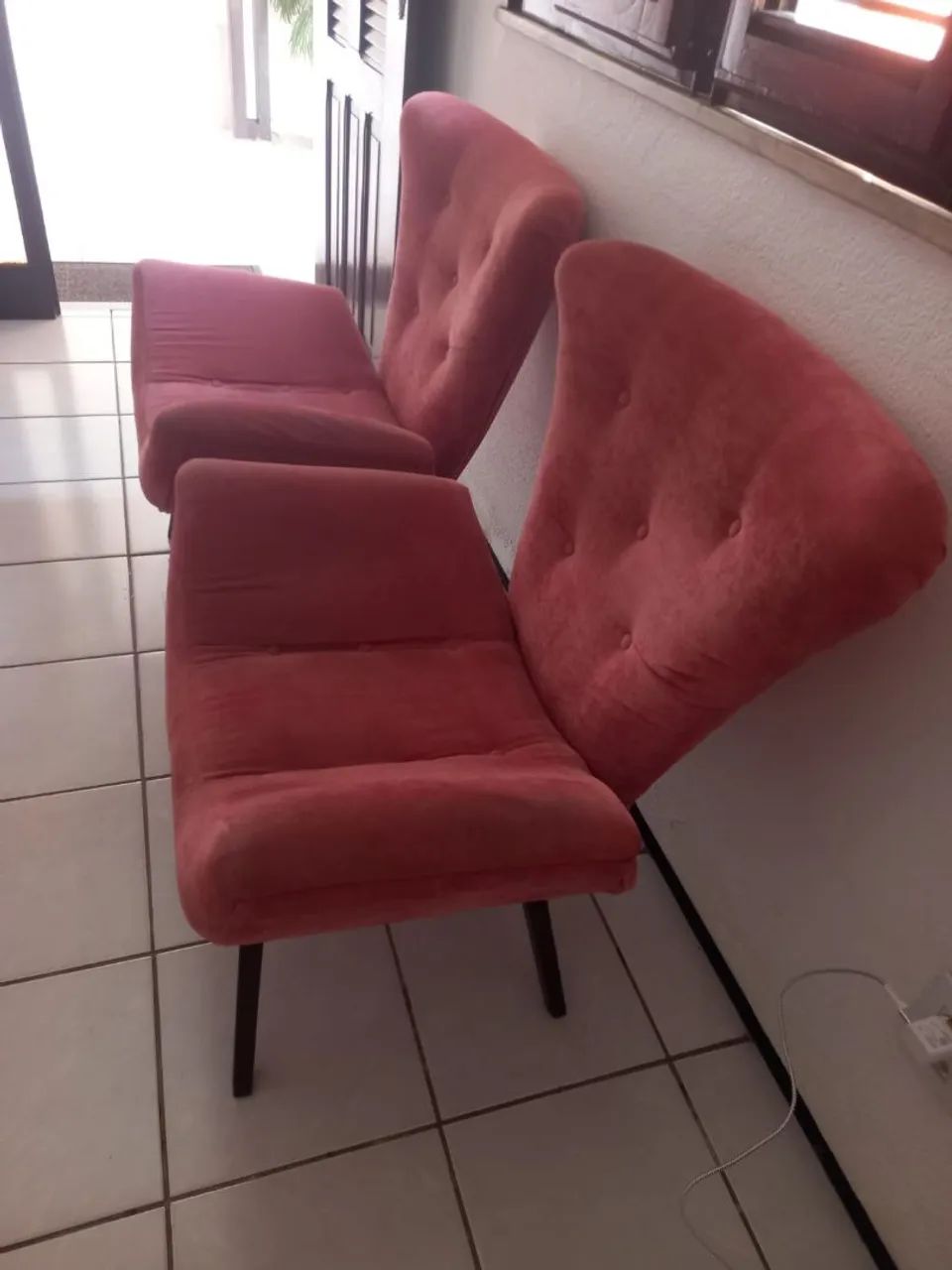 Sofá e cadeiras seminovas