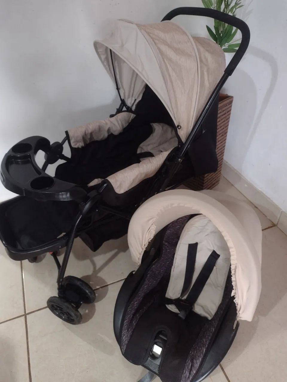 Carrinho com bebê conforto  - Foto 2