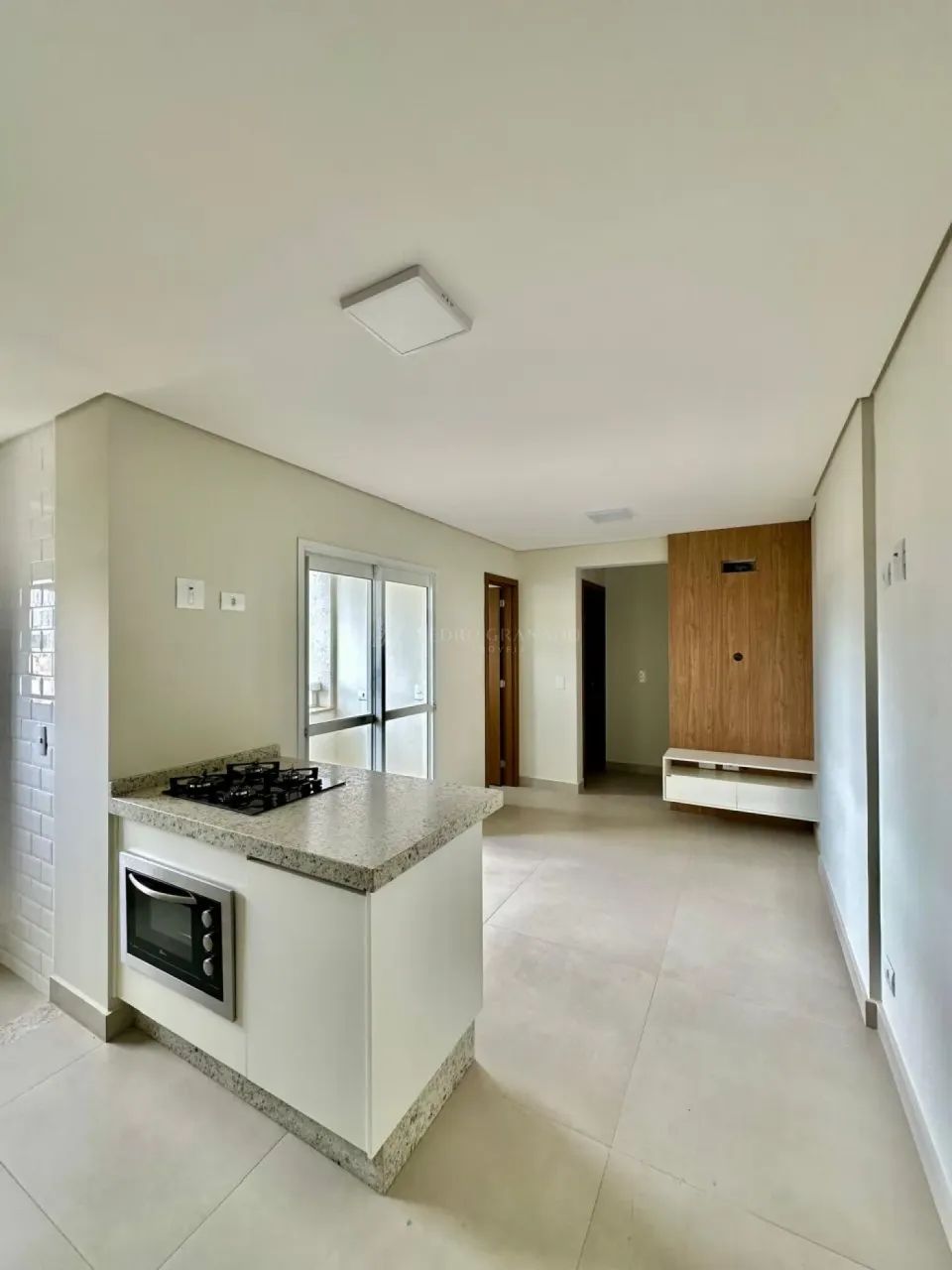 Apartamento novo com 02 dormitórios sendo 01 suíte