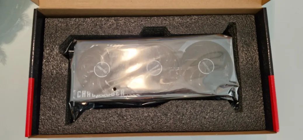 Placa de Vídeo AMD RX 9070 XT Asrock Challenger - Foto 2