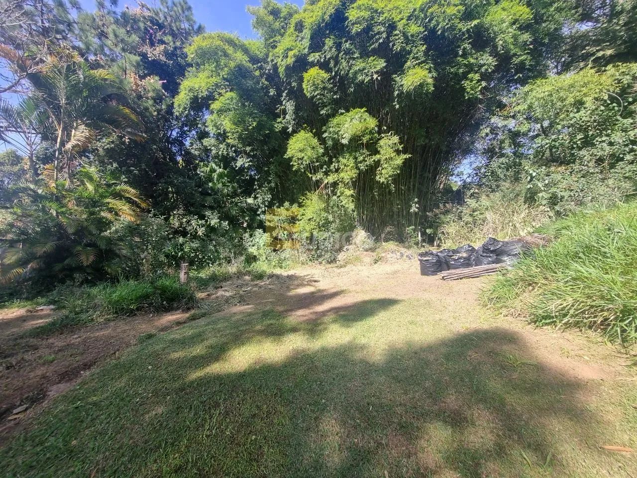 Chácara a venda em terreno declive com edícula, Condomínio Chácaras do Lago - Foto 12