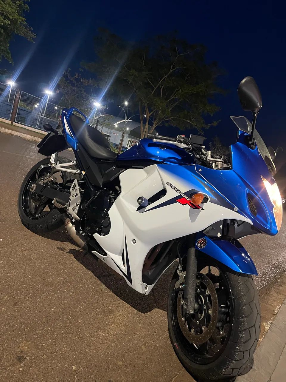 Vende-se GSX 650f 