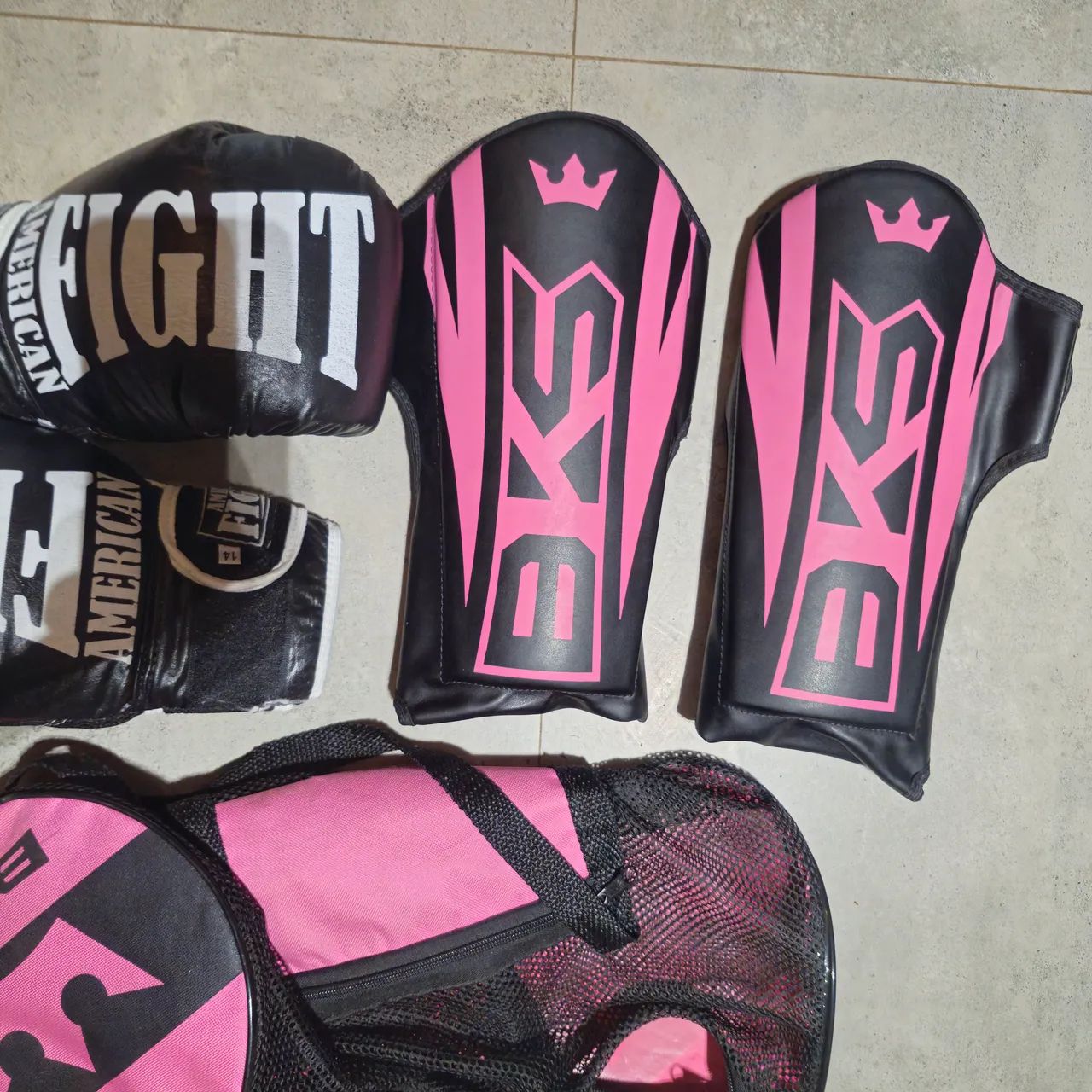 Kit Muay Thai: Bolsa com luvas e caneleira! - Foto 4