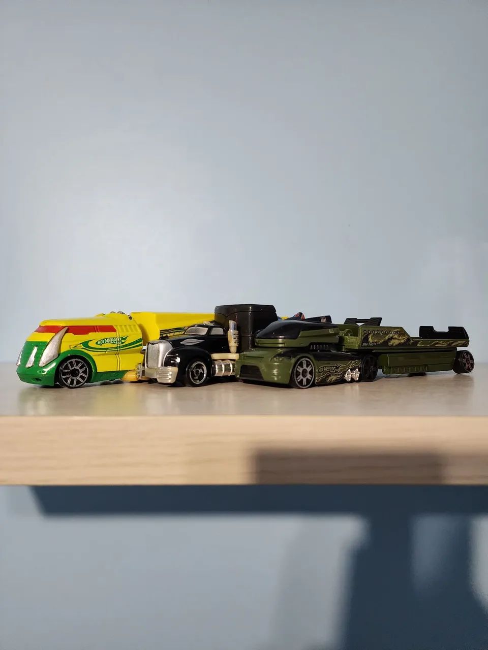 ミニカー Hot Wheels Truckin' Transporters 3 Caminhões Hot Wheels Truckin Transporters + Crash Racers Lote