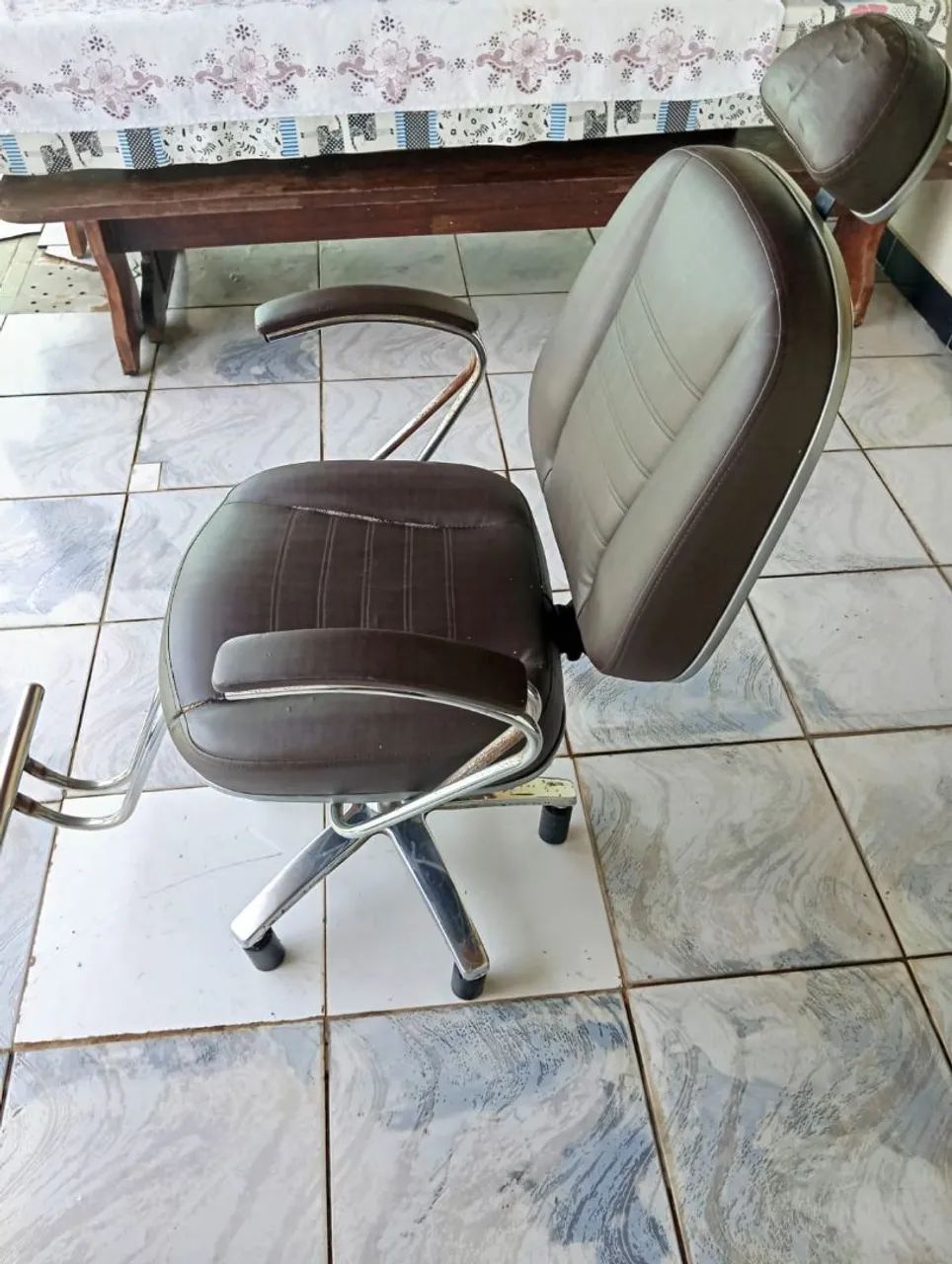 Cadeira de Barbeiro  R$ 600 - Foto 2