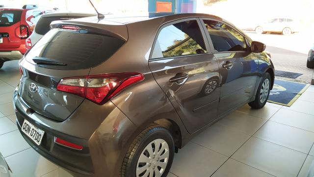 HYUNDAI Hb20 1.0 Unique - Foto 4