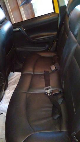Troco stilo 1.8 Sporting dualogic carro muito conservado - Foto 9