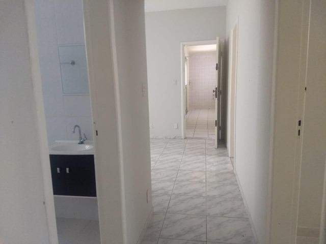 Dois quartos na Barra - Excelente localização - Foto 2
