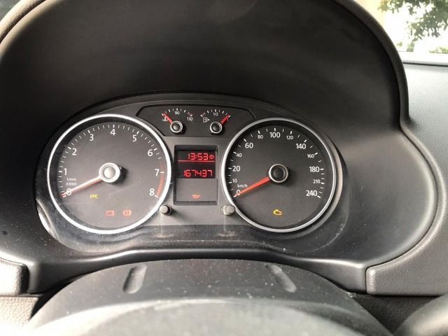 Volkswagen Voyage 1.6 Flex 4p 2014 - Foto 9