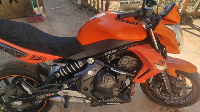 KAWASAKI ER6N 2010