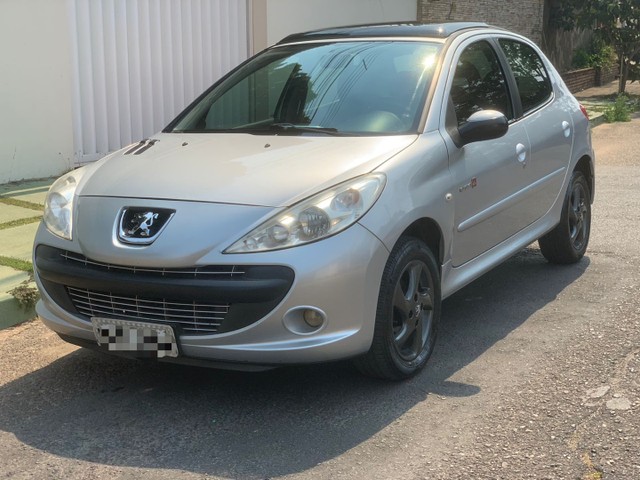 PEUGEOT 207 QUIKSILVER 1.4 COM TETO SOLAR 2011