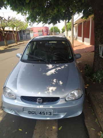 CORSA SEDAN MILLENIUM 2002
