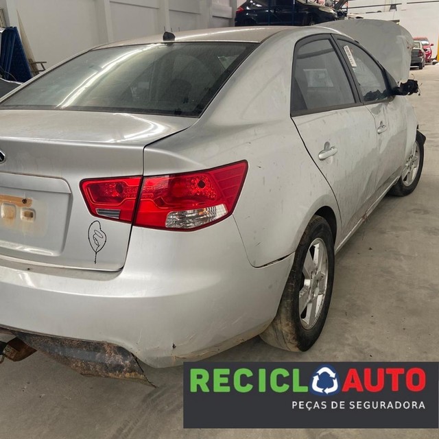 Sucata de kia cerato 2013 para retirada de peças Leia a descrição - Foto 3