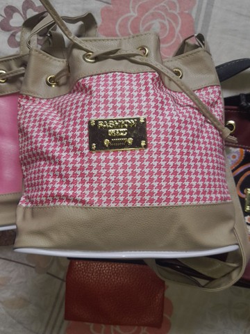 9 Bolsas feminina couro sintético altura 21cm largura 28cm preço de fabrica. - Foto 5