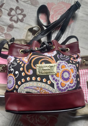 9 Bolsas feminina couro sintético altura 21cm largura 28cm preço de fabrica. - Foto 6
