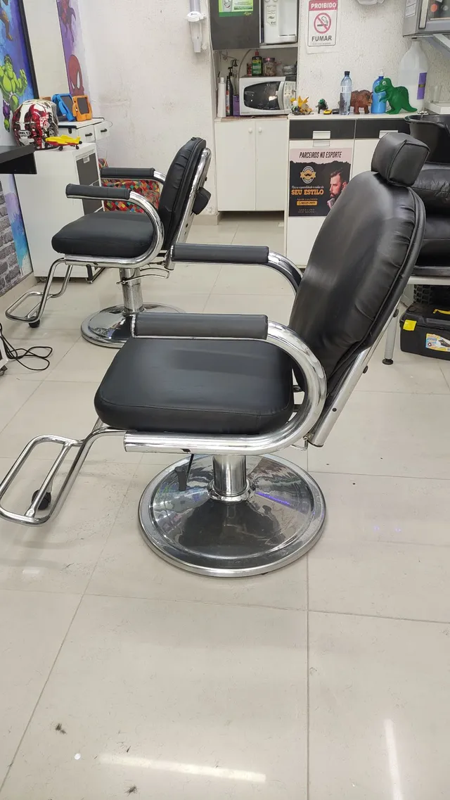 Poltrona Barber Pro Capitonê Premium Reclinável - Prismec Móveis -  Indústria & Comércio