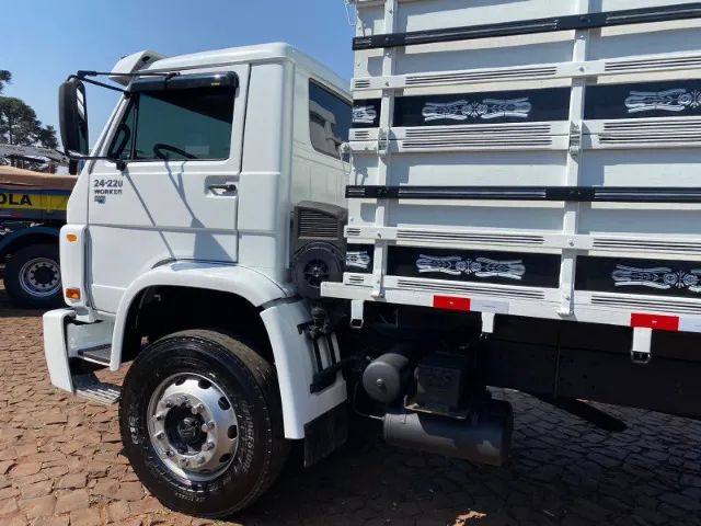 VW 24.220 Euro3 Worker 6x2 - Foto 4