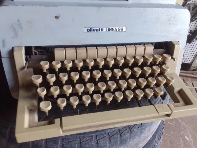 Máquina de escribir Olivetti linea 98 - Andanadv