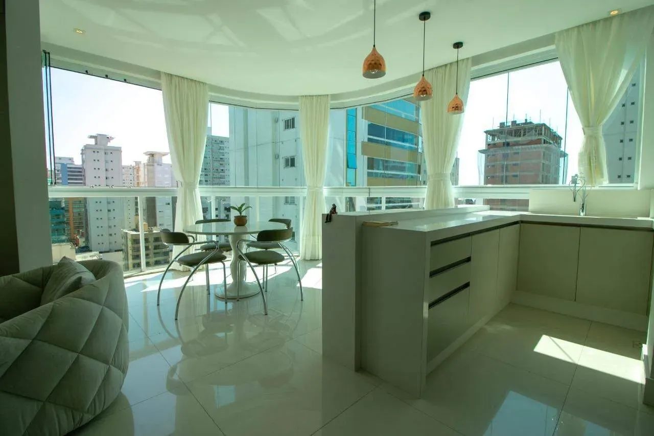 Apartamento com 4 Suítes no Edifício Provincia di Vicenza em Meia Praia - Foto 2