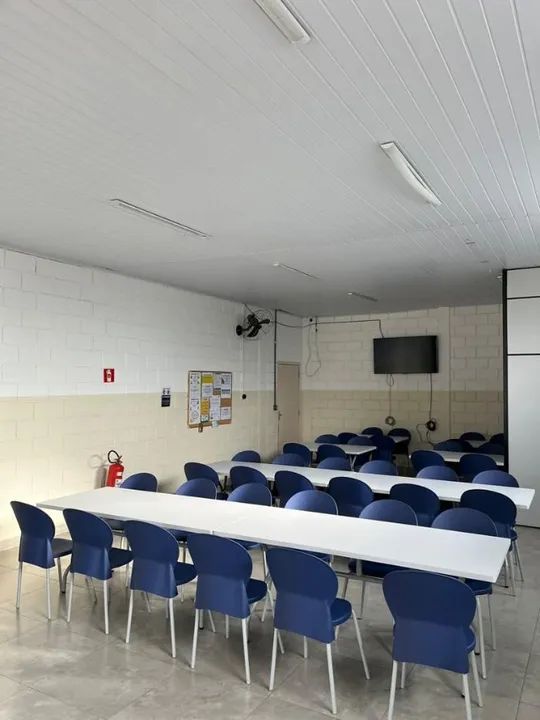 Mesa, cadeiras e lixeiras para restaurante direto da fábrica