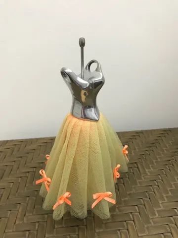 Estatueta bailarina em metal/ decoração  - Foto 2