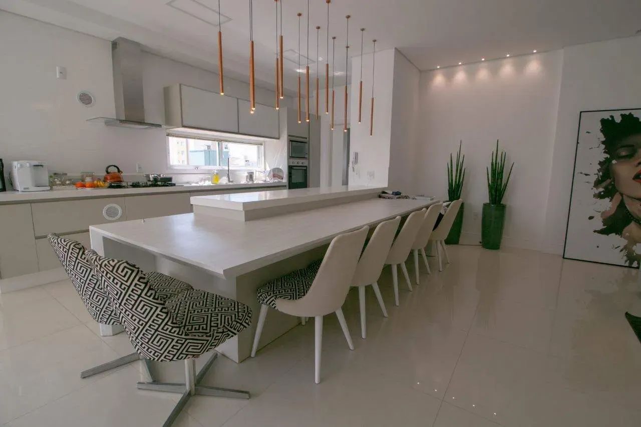 Apartamento com 4 Suítes no Edifício Provincia di Vicenza em Meia Praia - Foto 3