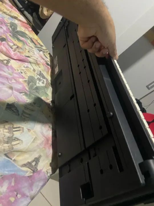 TECLADO YAMAHA PSR-E223  - Foto 4