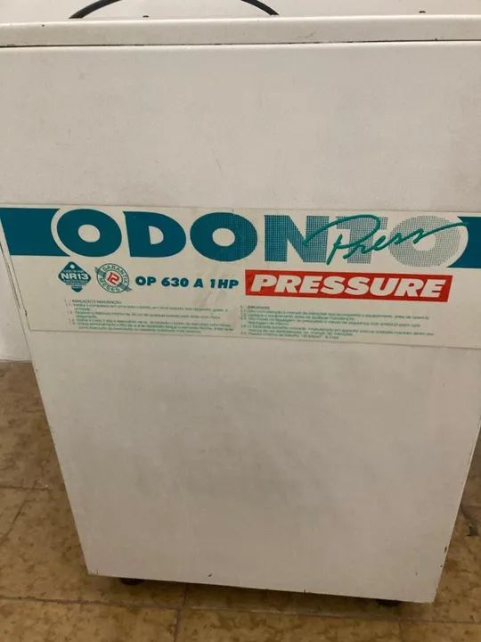 Compressor  com caixa abafador de ruídos