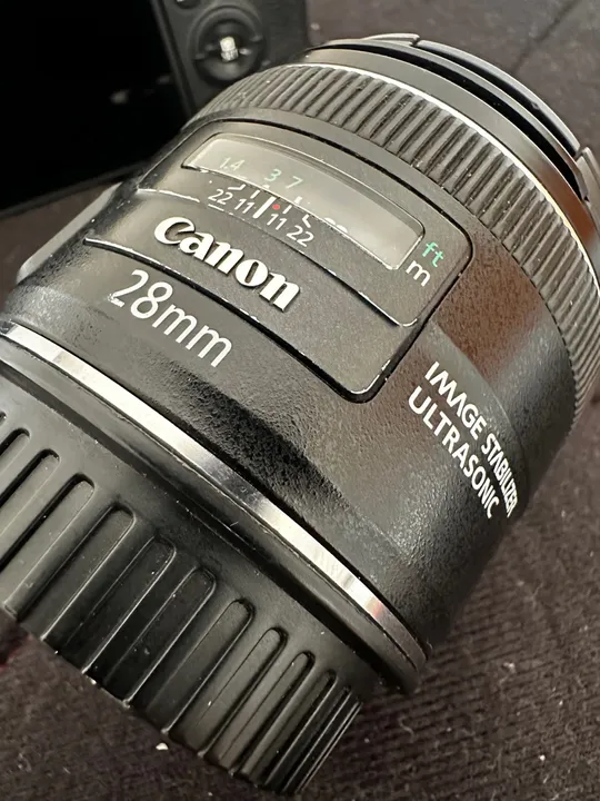 Canon EF 28mm 2.8 IS USM