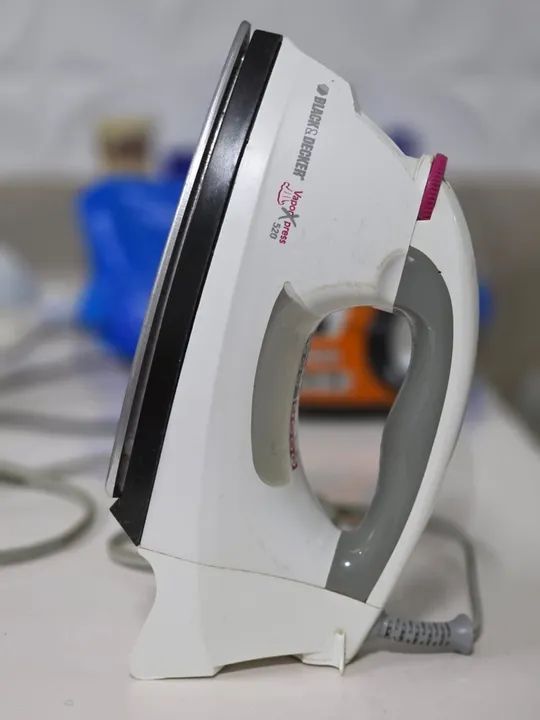 Ferro de passar roupas black e Decker 