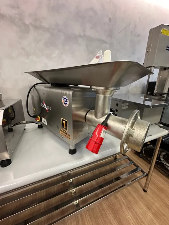 Moedor de Carne boca 98 - 380V trifásico Industrial - Skymsen