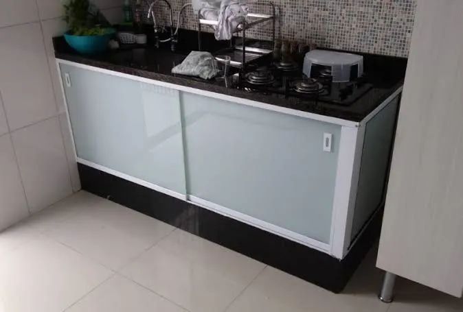 Fechamento de bancadas e pias em vidro temperado e porcelanatos - Foto 5