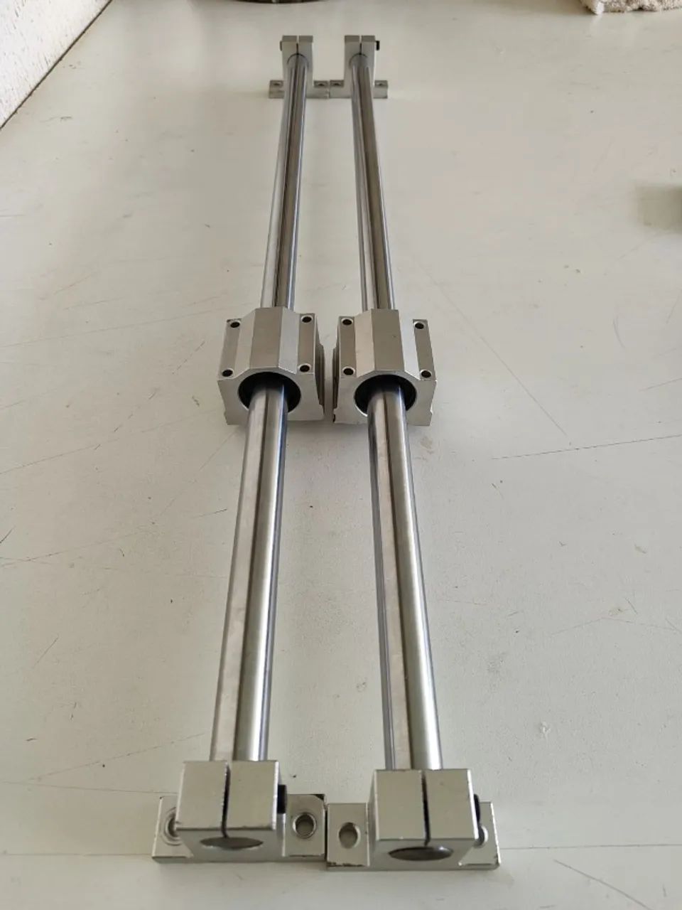 Kit Barra de aço com rolamento linear e suporte 