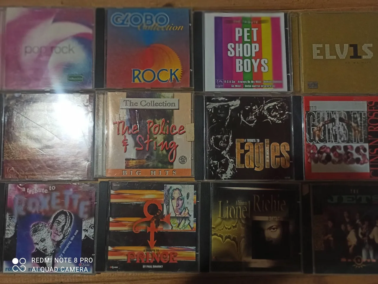 Cds e dvds de vários gêneros