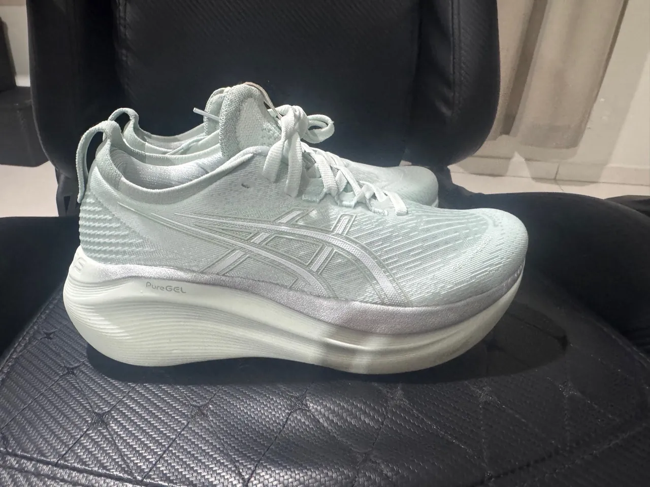 Tênis Asics Gel Nimbus 27 - tamanho 36.5