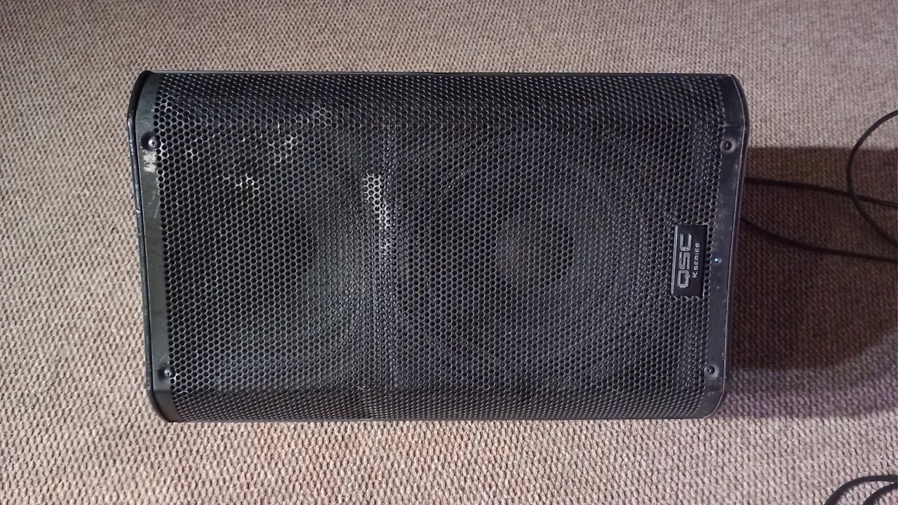Caixa ativa 10" QSC K10 - Foto 5