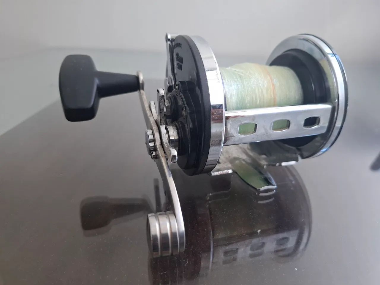 Carretilha de Pesca Penn 500 - Foto 2