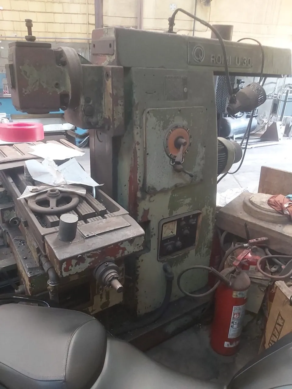 Vendo duas fresadoras U30, torno Clever e fresadora cincinnati